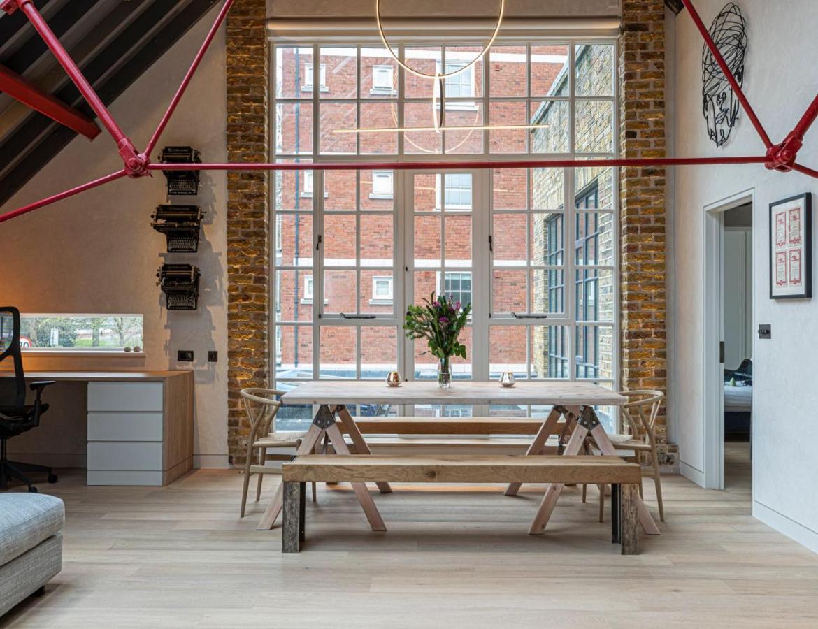 Joivy Stylish 1-bed Loft Near Battersea Park, South * Londra