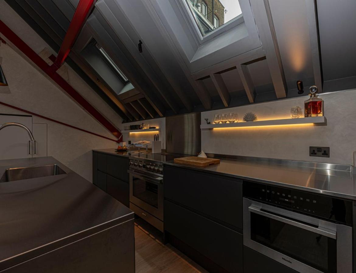 Joivy Stylish 1-bed Loft Near Battersea Park, South Londra